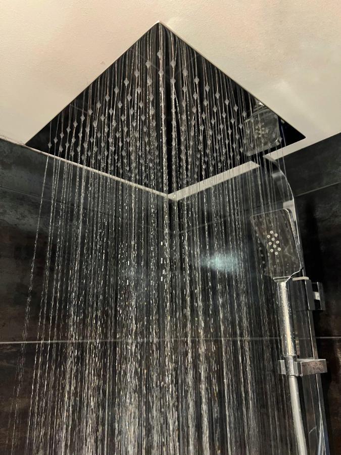 Adrett Am Dom - Digital Access Hotel Keulen